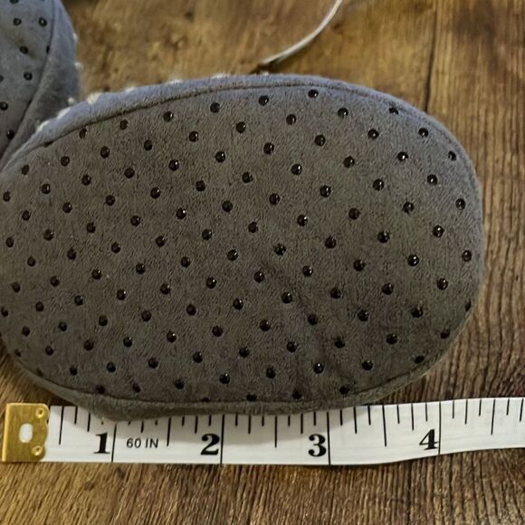 Infant Slipper Socks. Size 18-24 M. - Picture 5 of 5